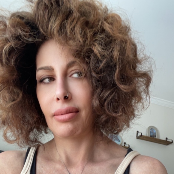 Meet your Posher, Robyn - Picture 1 of 1